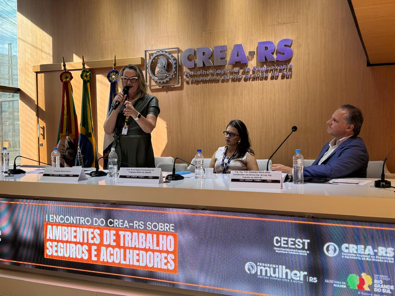 Delegada M&aacute;rcia Scherer 